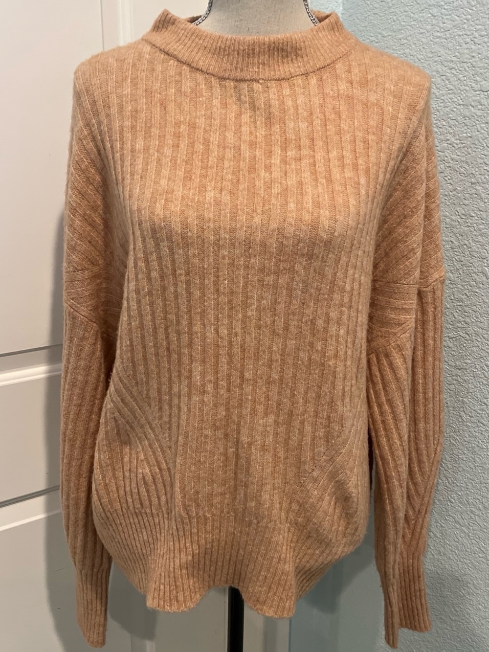 a new day Ribbed Crewneck Sweater in Camel/Tan